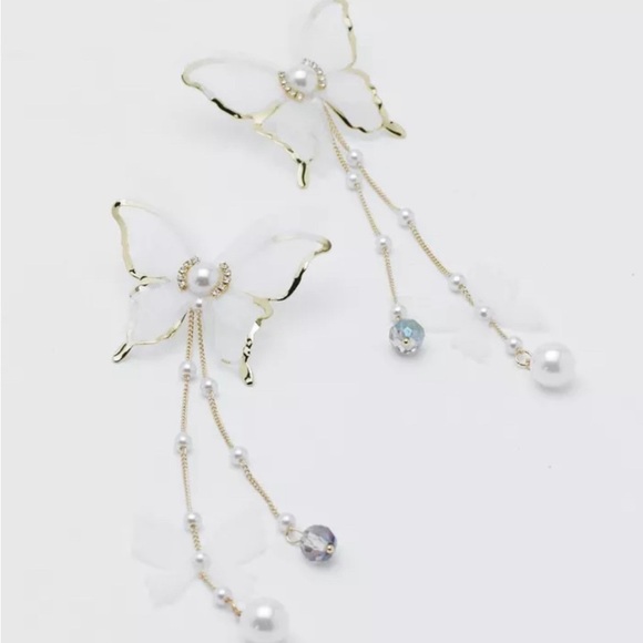 Nasty Gal Butterfly Pearl Tassel Earrings - Picture 4 of 12